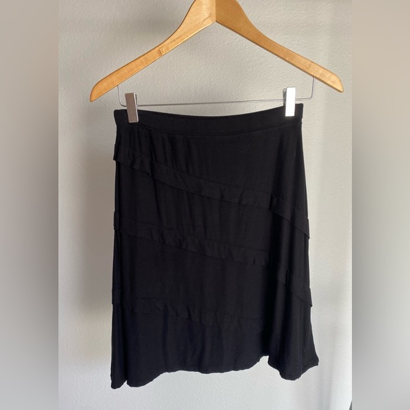A line diagonal detail black skirt Small - Picture 1 of 4